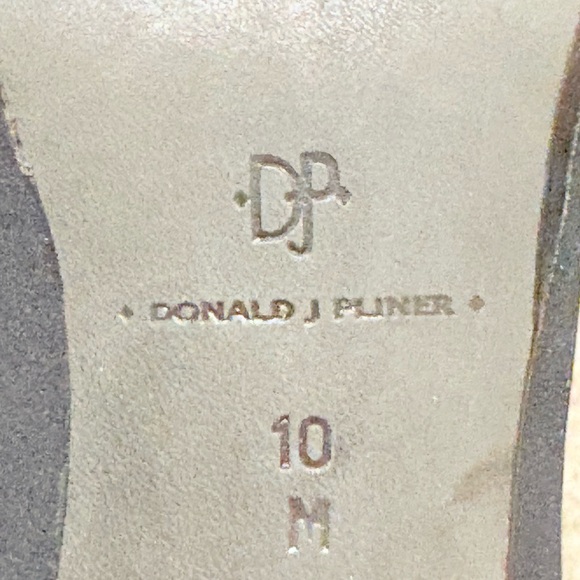 Black Heels with Pointed Toe and High Vamp - Picture 8 of 8